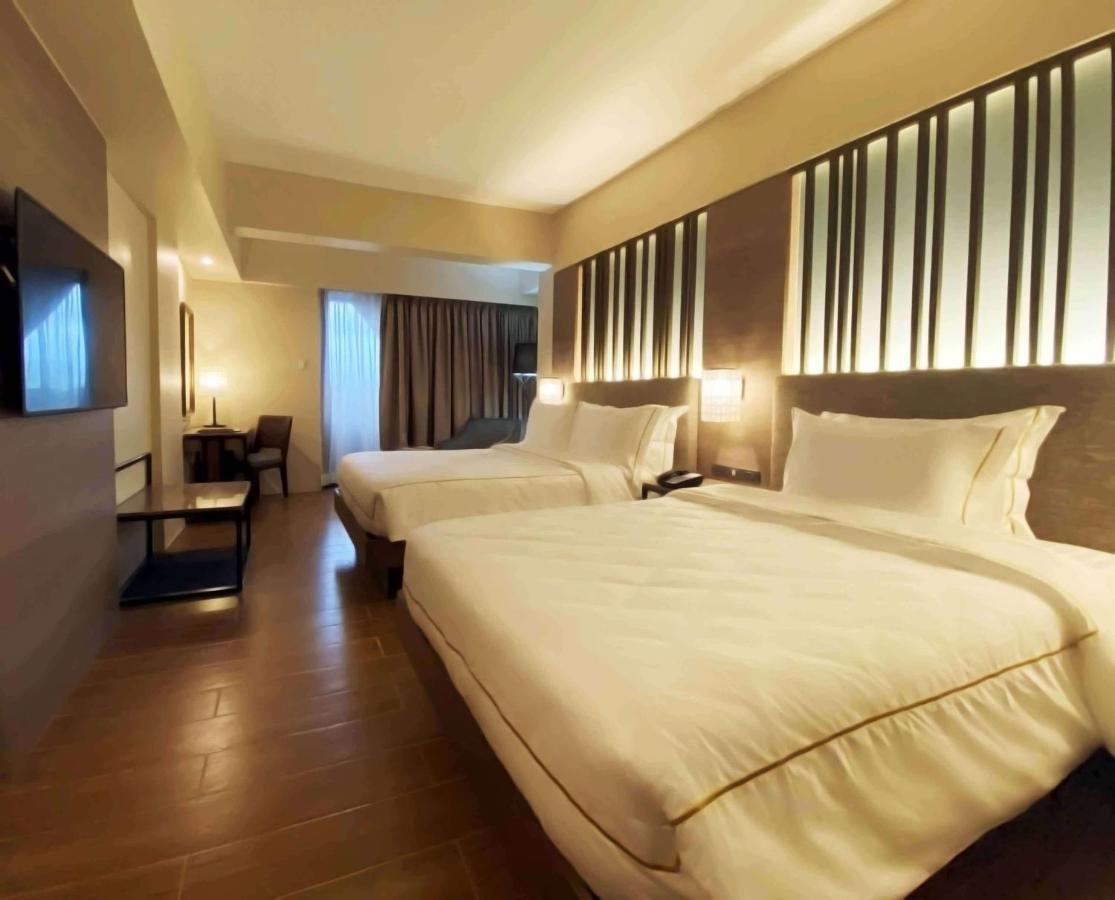 The Aurora Subic Hotel Managed By Hii Olongapo Exterior photo