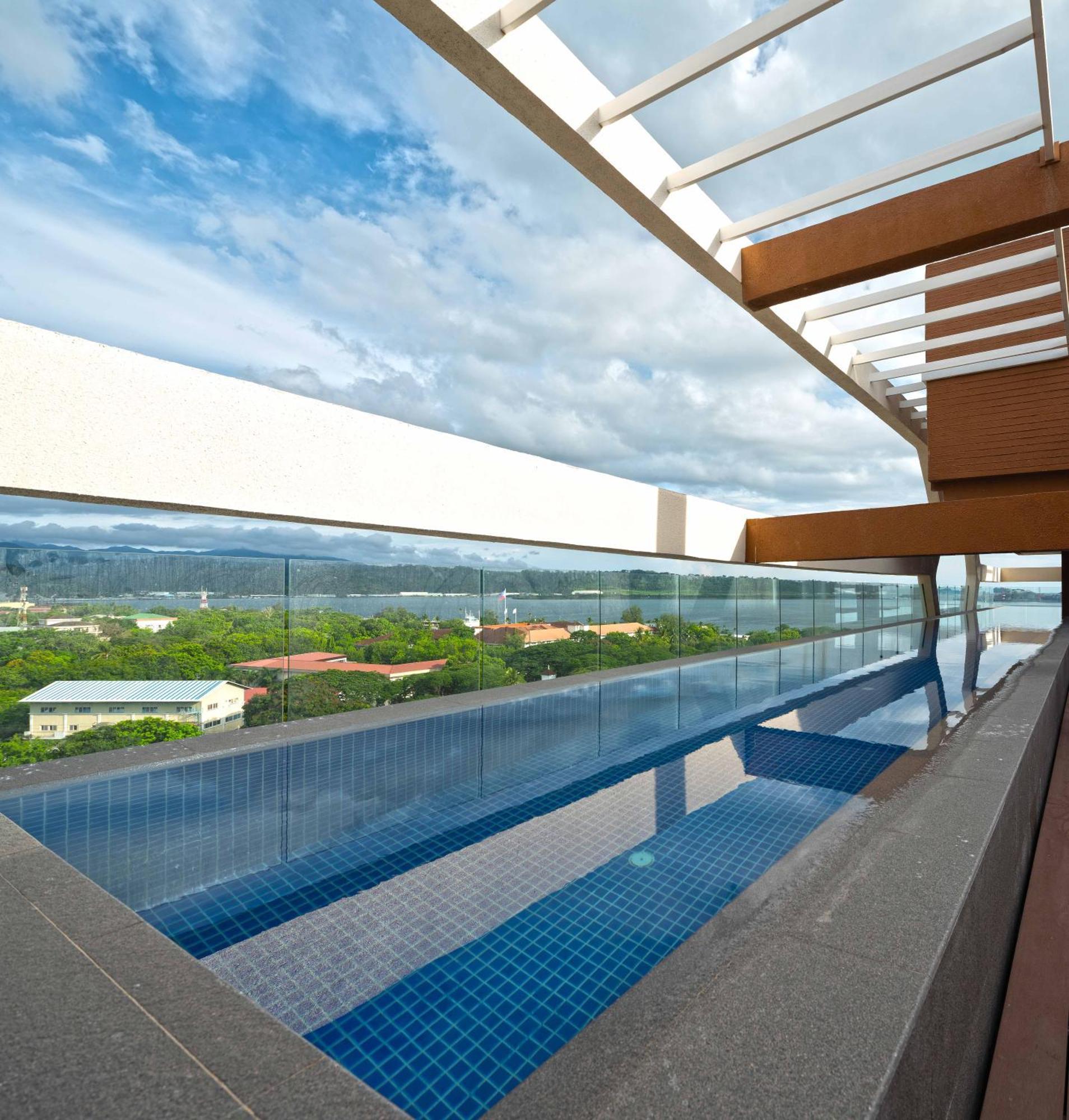 The Aurora Subic Hotel Managed By Hii Olongapo Exterior photo