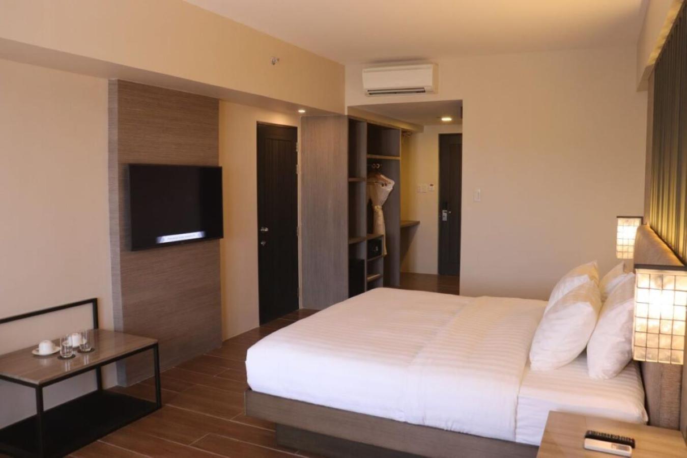 The Aurora Subic Hotel Managed By Hii Olongapo Exterior photo