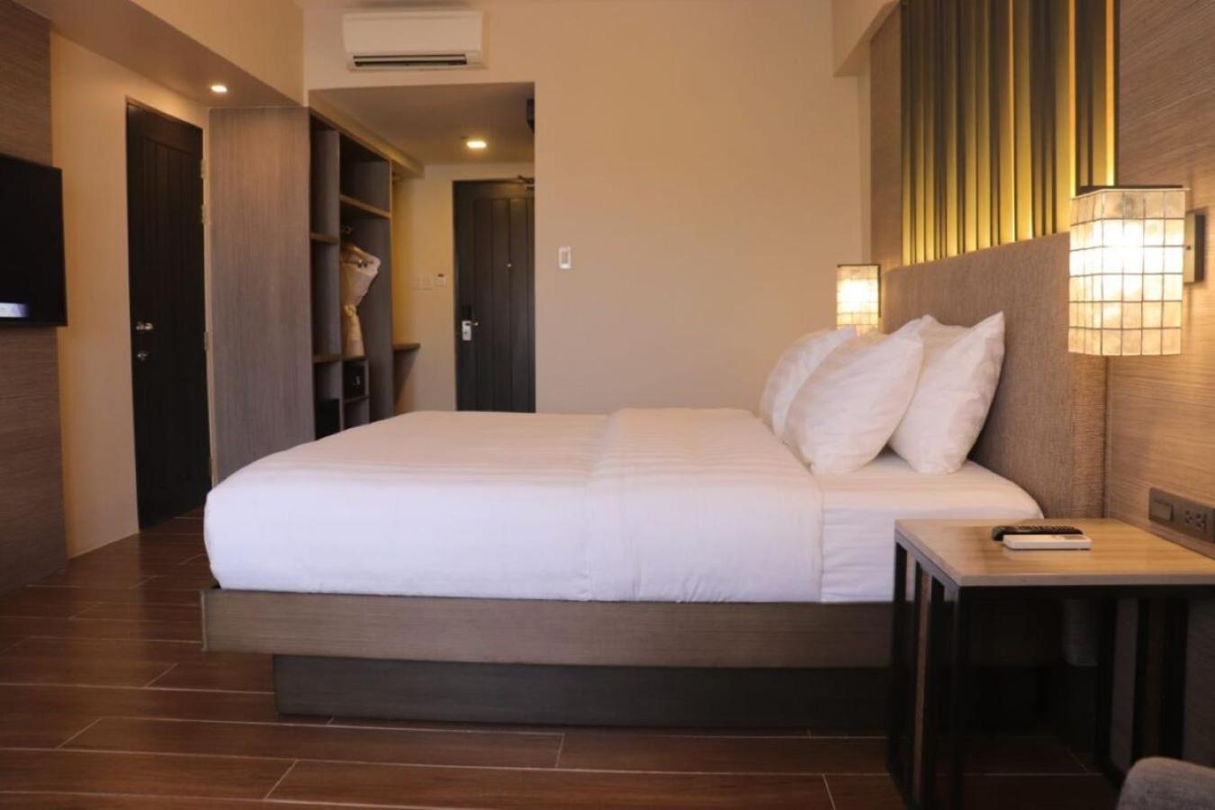 The Aurora Subic Hotel Managed By Hii Olongapo Exterior photo